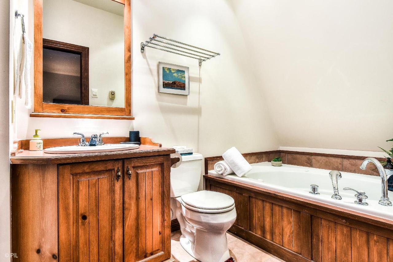 Le Plateau Ski Inout W 3Bdrs W Pool Access Mont-Tremblant Luaran gambar